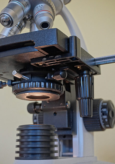 [ Trinocular microscope BTC BIM135T ]